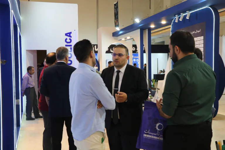 photo_5809757078703246442_w